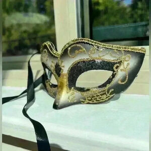 Black and Gold Masquerade Mask  Unisex Halloween Costume Cosplay Face Mask